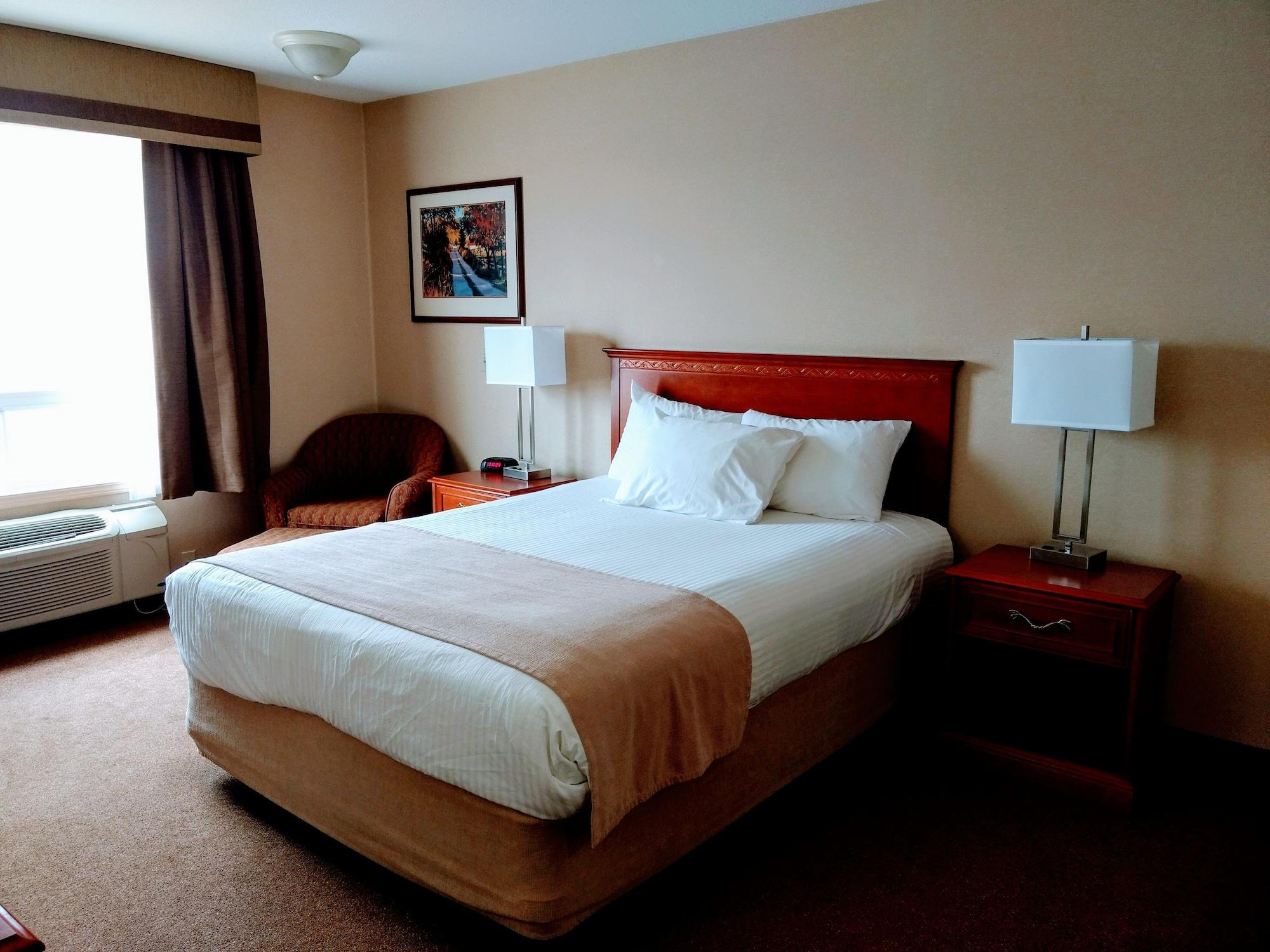 Super 8 By Wyndham High Level Ab Hotel Ngoại thất bức ảnh
